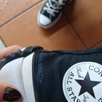 Converse Hatalı Ürününün Arkasında Durmuyor