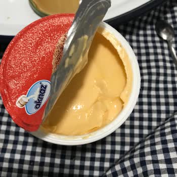 BİM Aknaz Krem Peynir Rengi Turuncu Çıktı