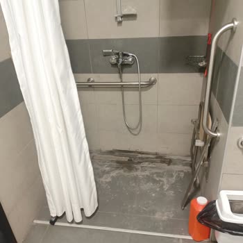 İzmir Bayraklı Şehir Hastanesi'nde Temizlik Ve Personel Sorunları!