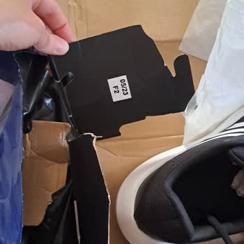 İkinci El Ayakkabı Şoku: Intersport'tan Büyük Hayal Kırıklığı!