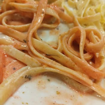 Pizza House Takma Kirpikli Makarna Deneyimi