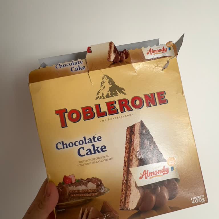 Toblerone Kek Ürününde Karton Ambalajın Tadı Ürüne Geçmiş, Kötü.