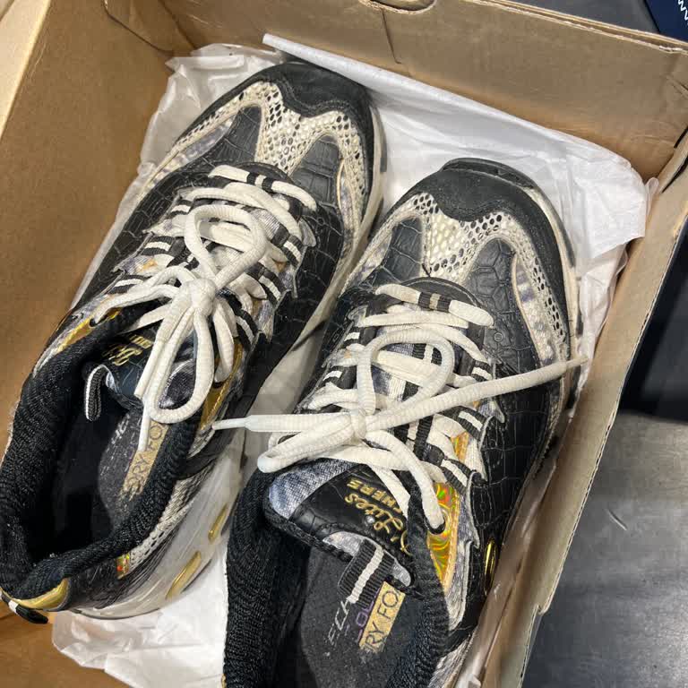 Skechers Ürününün Arkasında Durmuyor