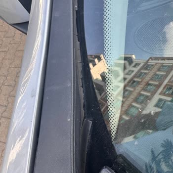 Renault Fluence Ön Cam Fitili