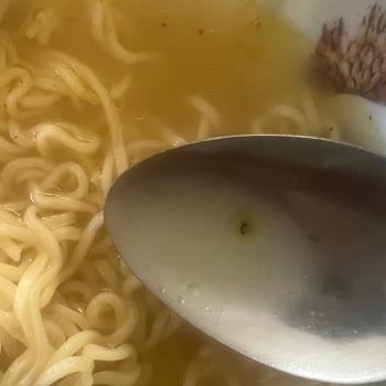 BİM'den Alınan Noodle İçinde Böcek Çıktı