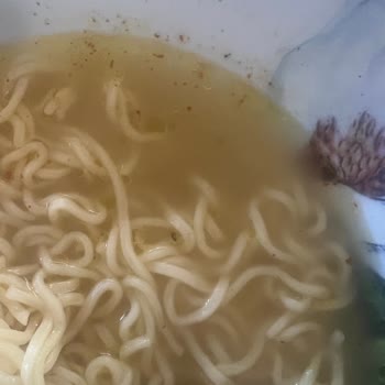 BİM'den Alınan Noodle İçinde Böcek Çıktı