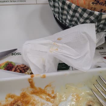 Köfteci Ramiz Tabağımdan Uzun Saç Çıktı Midem Bulanıyor