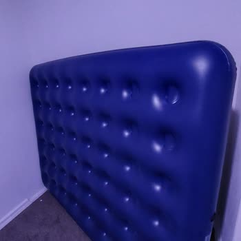 A101 Bestway Çift Kişilik Yatak Durduğu Yerde İniyor