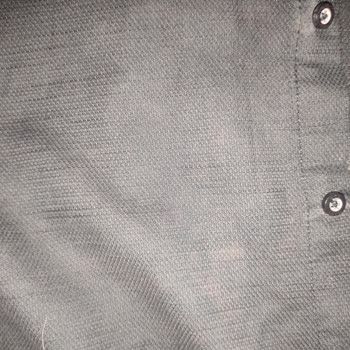 Mavi Markalı Siyah Gömleğin Rengi Soldu