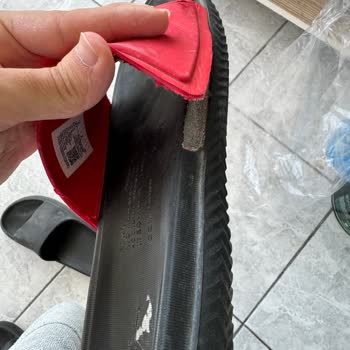 Nike Adana M1 Mağazası Defolu Ürün
