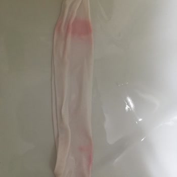 Domestos Beyaz Bikinimi Pembe Yaptı.