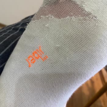 Jiber İç Giyim Çoraplarının Kalitesizliği Ve Hızlı Aşınması