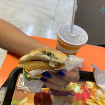 McDonald's Mc Donald'sta Küflü Ekmek