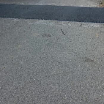 Şile Belediyesi Şahsi Evinin Önüne Yüksek Araçlara Zarar Veren Tümsek Yaptırmak