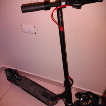 RKS Motor RKS Elektrikli Scooter 2 Yıl Garantisi Olduğu Halde Hizmet Vermiyor.