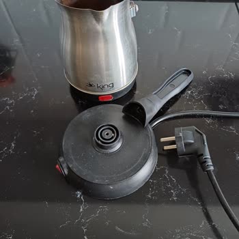 King Cezvenin Sapı Çıktı Kolum Yandı