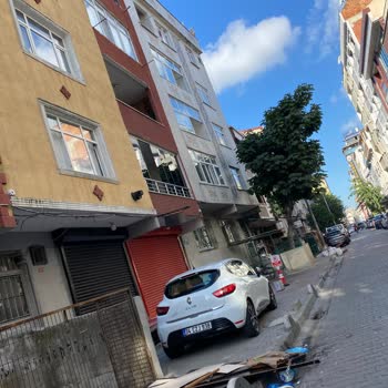 Küçükçekmece Belediyesi Mahalledeki Çöp Sorununa Dikkat