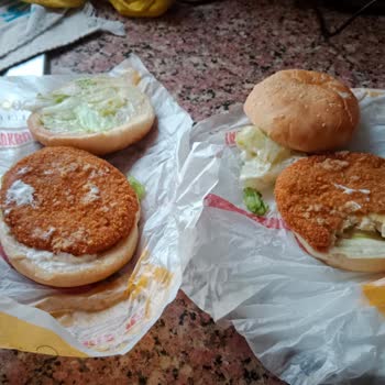 Burger King Siparişte Hijyen Sorunu Ve Yanlış İçerik