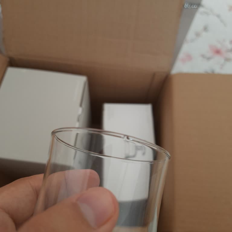 Madame Coco Kusurlu Kirik Cam Ürün Göndermiş