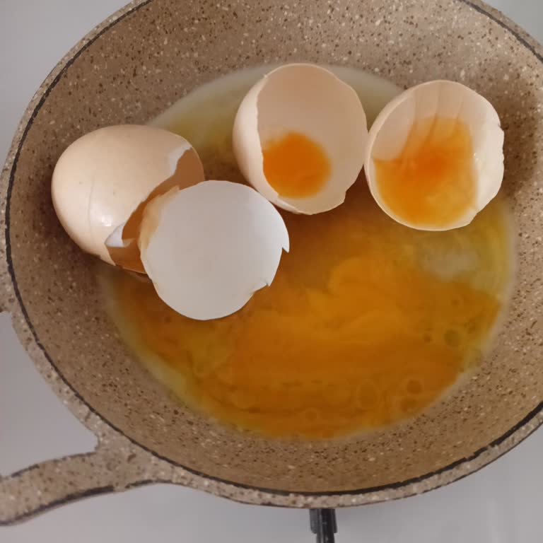 A101 Bozuk Yumurta Satıyor!