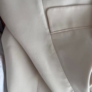 Tuğba Giyim'de Kullanılmış Ve Kirli Ürün Şoku