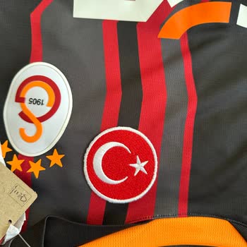 GS Store Forma Baskı Özensizliği