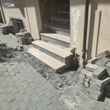 İstanbul Büyükşehir Belediyesi İSKİ'nin Yarım Kalan Kazı Çalışması Mahallemizi Mağdur Ediyor