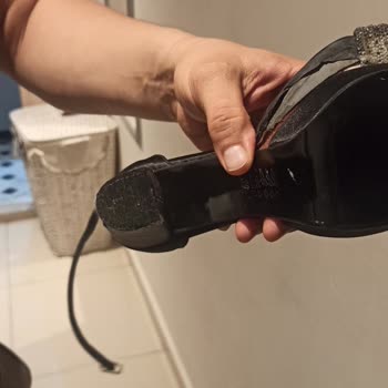 Shoeberry Schuhsohle nach 20 Minuten Tragen beschädigt und keine Rückerstattung