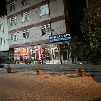 Avcılar Belediyesi İBB Saksı Ve Bayrak Yerleştirme İle Haksız Park Yeri İşgali!