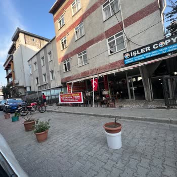 Avcılar Belediyesi İBB Saksı Ve Bayrak Yerleştirme İle Haksız Park Yeri İşgali!