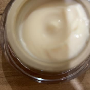 Institut Esthederm Esthederm Göz Kremi. Ürünün Yarısı Yok