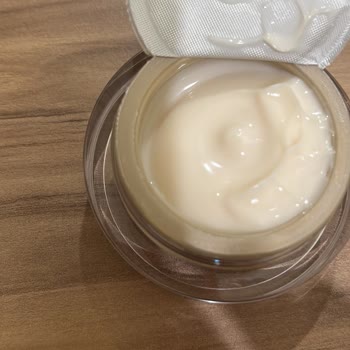 Institut Esthederm Esthederm Göz Kremi. Ürünün Yarısı Yok