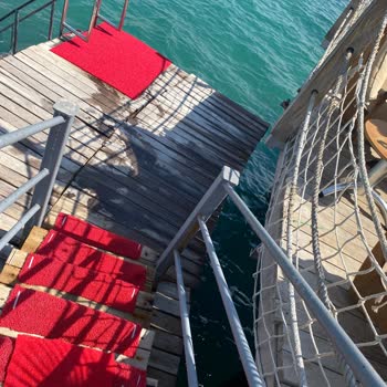 Azura Deluxe Otel Azura Deluxe Resort'te Güvenlik Sorunu: Kaygan Zeminde Kaza Ve İlgisizlik