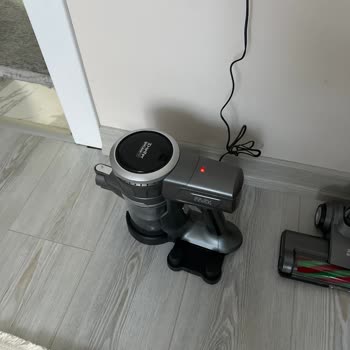 Heifer Dikey Süpürge Şarj Sorunu