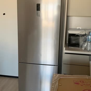 Siemens Buzdolabı Kapaklarında Göçükler Var Ve Değiştirilmiyor