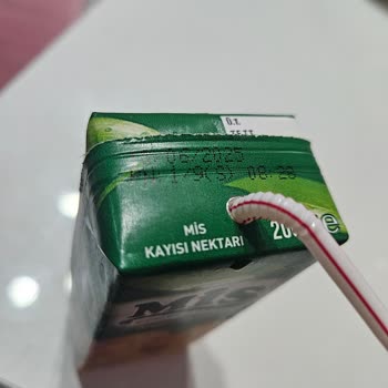 Şok Marketler Çocuklar İçin Alınan Kayısı Nektarının Küf Kokması
