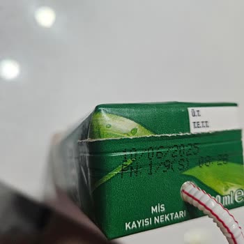 Şok Marketler Çocuklar İçin Alınan Kayısı Nektarının Küf Kokması