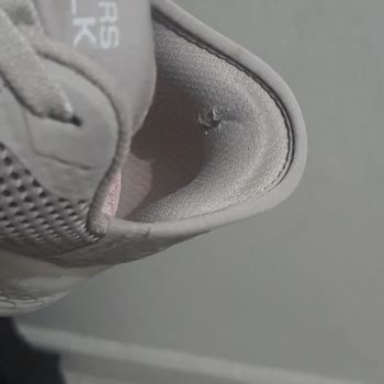 Skechers'ın Kalitesiz Ayakkabısı!
