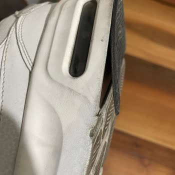 Skechers Ürünün Arkasında Durmuyor