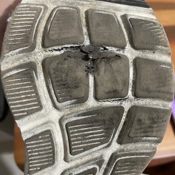 Skechers Ürünün Arkasında Durmuyor