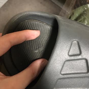 Adidas Erkek Terliği Sorunu