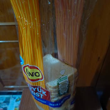 UNO Tost Ekmeği Büyük Değil, Küçük Bile Değil