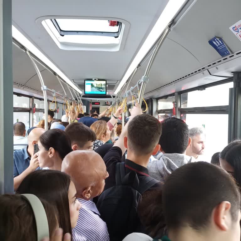 İETT 59 RS Otobüs Yolcuları İstif İstif. Acilen Ek Seferler Eklenmeli