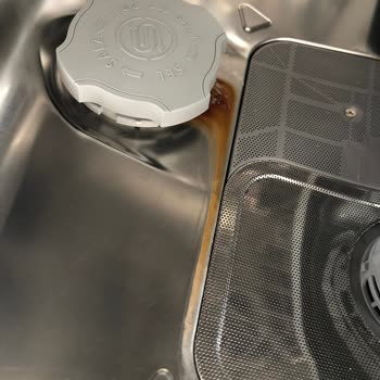 Beko Bulaşık Makinesinin Haznesinde Pas