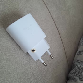 Samsung Şarj Aleti Patladı