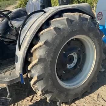 New Holland Ağırlık İçi Beton Kırılması!