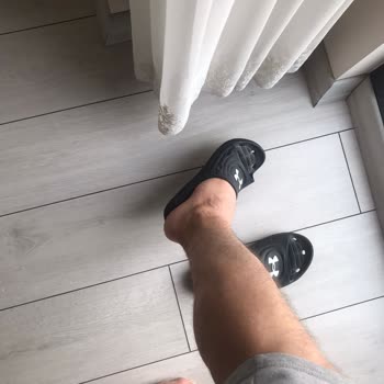 Under Armour Terlik 3 Numara Küçüldü