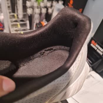 FLO In Street Mağazası Kusurlu Ürünü Değiştirmemesi...