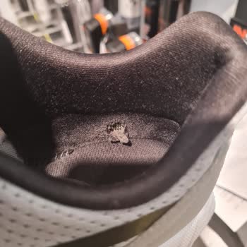 FLO In Street Mağazası Kusurlu Ürünü Değiştirmemesi...