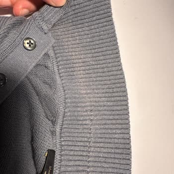 Massimo Dutti T-shirt Yakası Sorunu